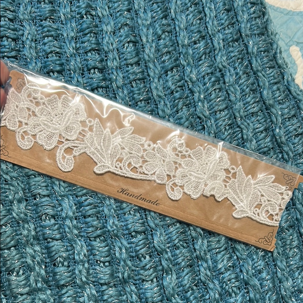 3/$20 White Floral Lace Garter